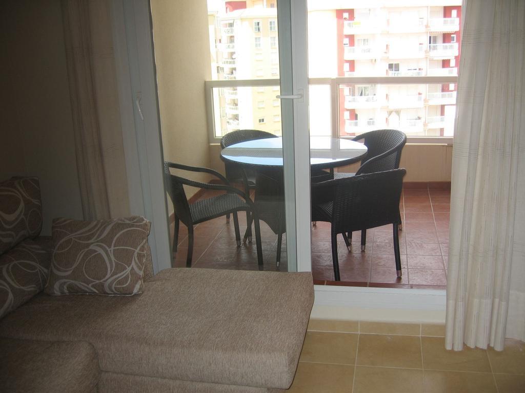 Apartamentos Punta Cormoran ラ・マンガ・デル・マール・メノール エクステリア 写真